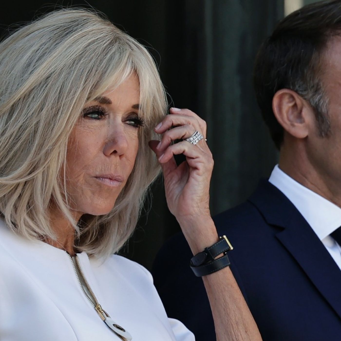 Francia24: Brigitte Macron processo per cyberbullismo - Colpo al Louvre, arrestato un sospettato in partenza per l'Algeria - Cos'e' l'anno b episode artwork