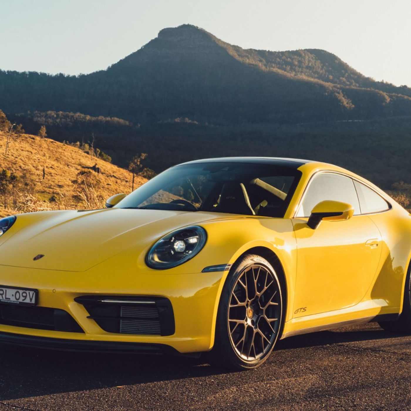 Agenda Week-End in Costa Azzurra: Paradis Porsche 2025 - Fête de la Science a Hyères - Fiera d’Autunno e dei Sapori di Carros episode artwork