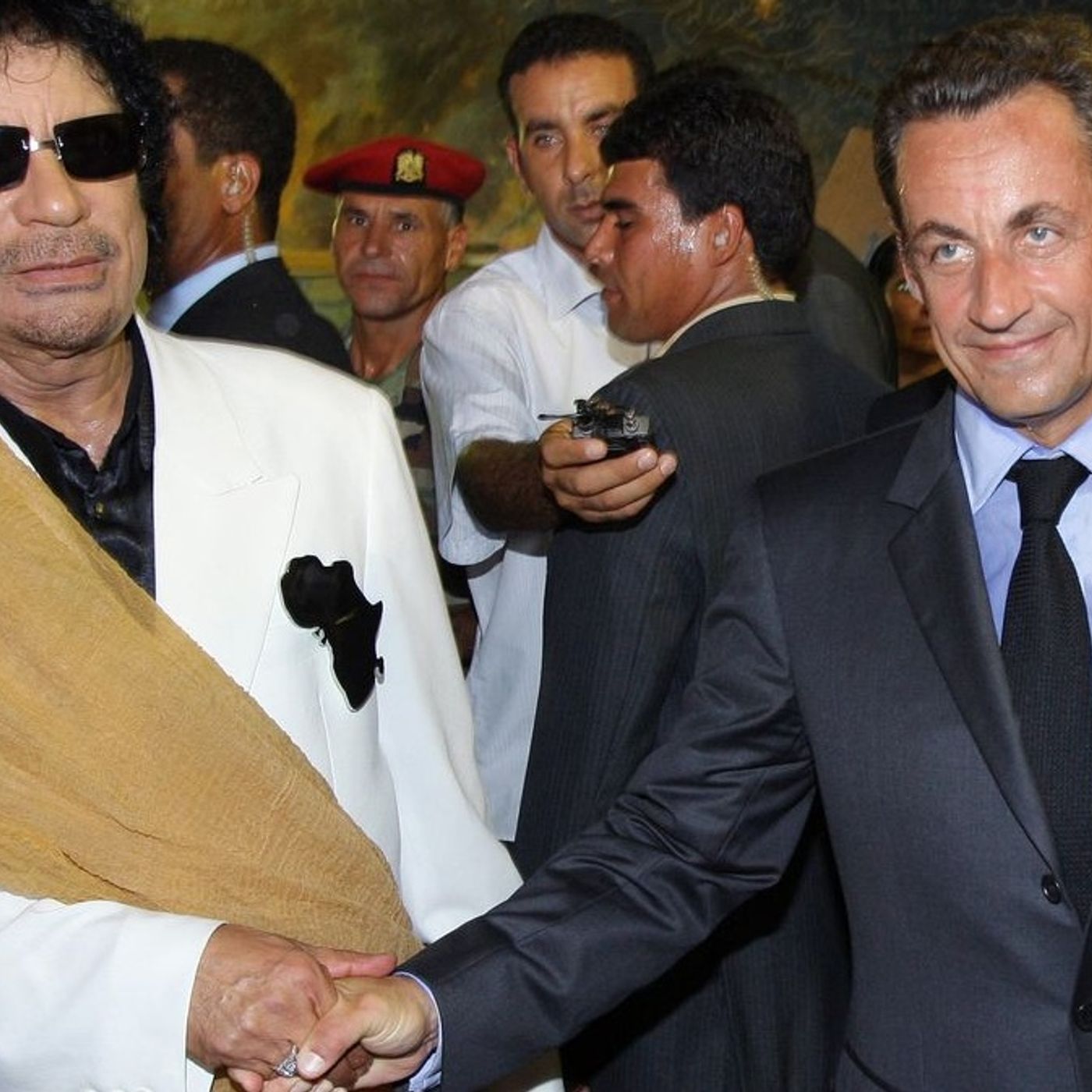 Nizza24: Altri sette anni di prigione per Nicolas Sarkozy, Il t weet di chiarimenti da parte dell'ex Presidente -  Auto precipita a Monaco M episode artwork