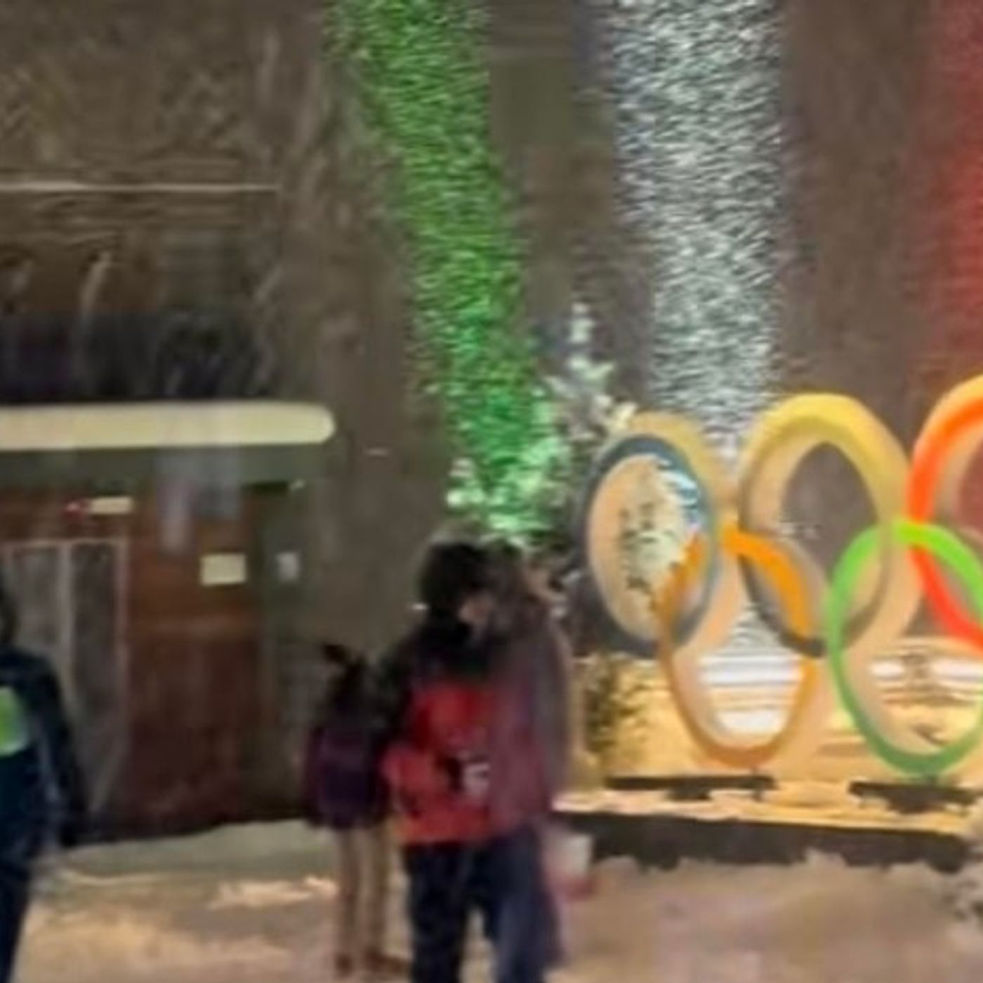 Francia24: Al via le Olimpiadi - Danone, 120 lotti di latte per neonati ritirati d'urgenza - Caso Lang-Epstein, Macron sapeva? episode artwork