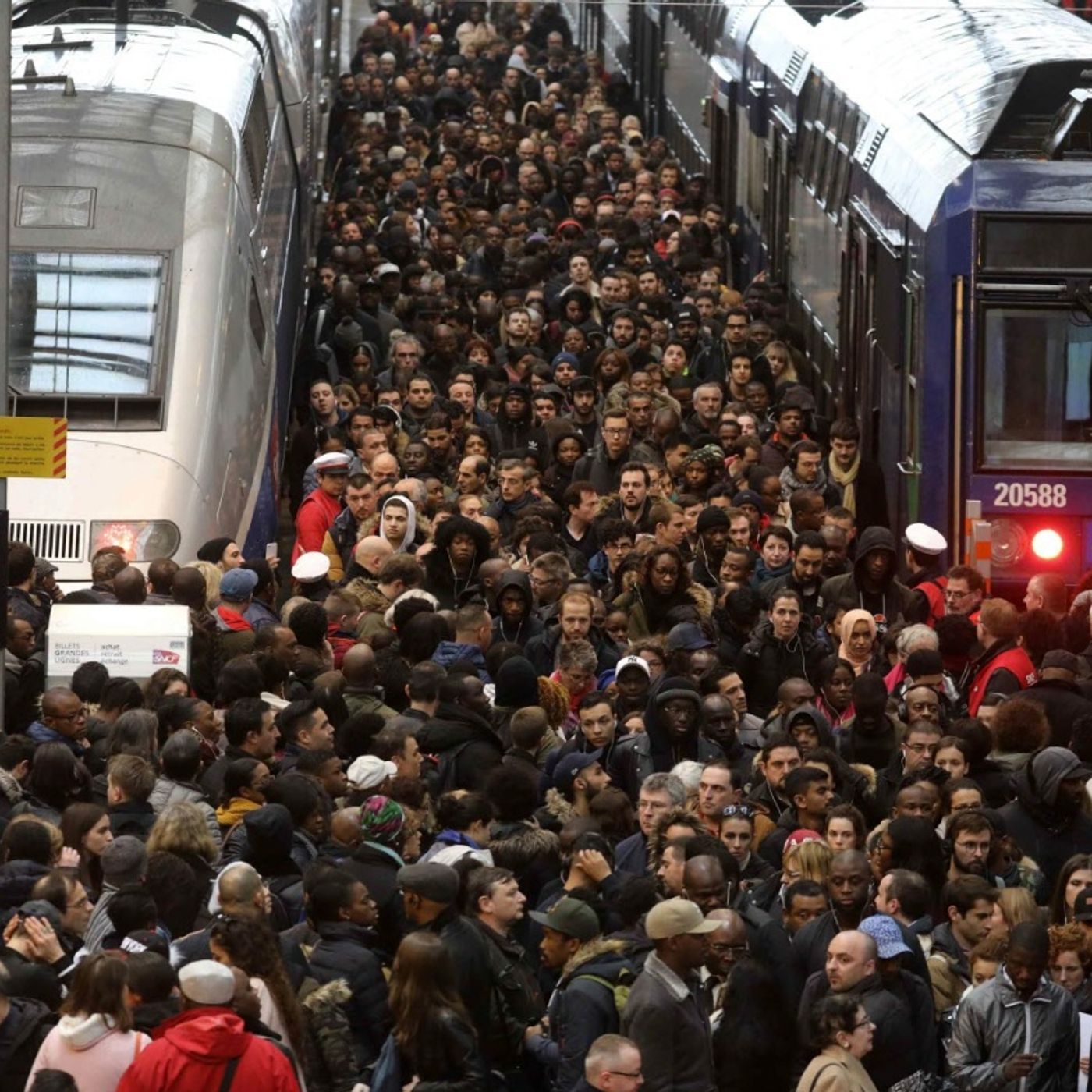 Nizza24: Sciopero SNCF tutti i dettagli - Bayrou, Rincari del 100% sulle bollette elettriche? - News in English from the Riviera on Radio Ni episode artwork