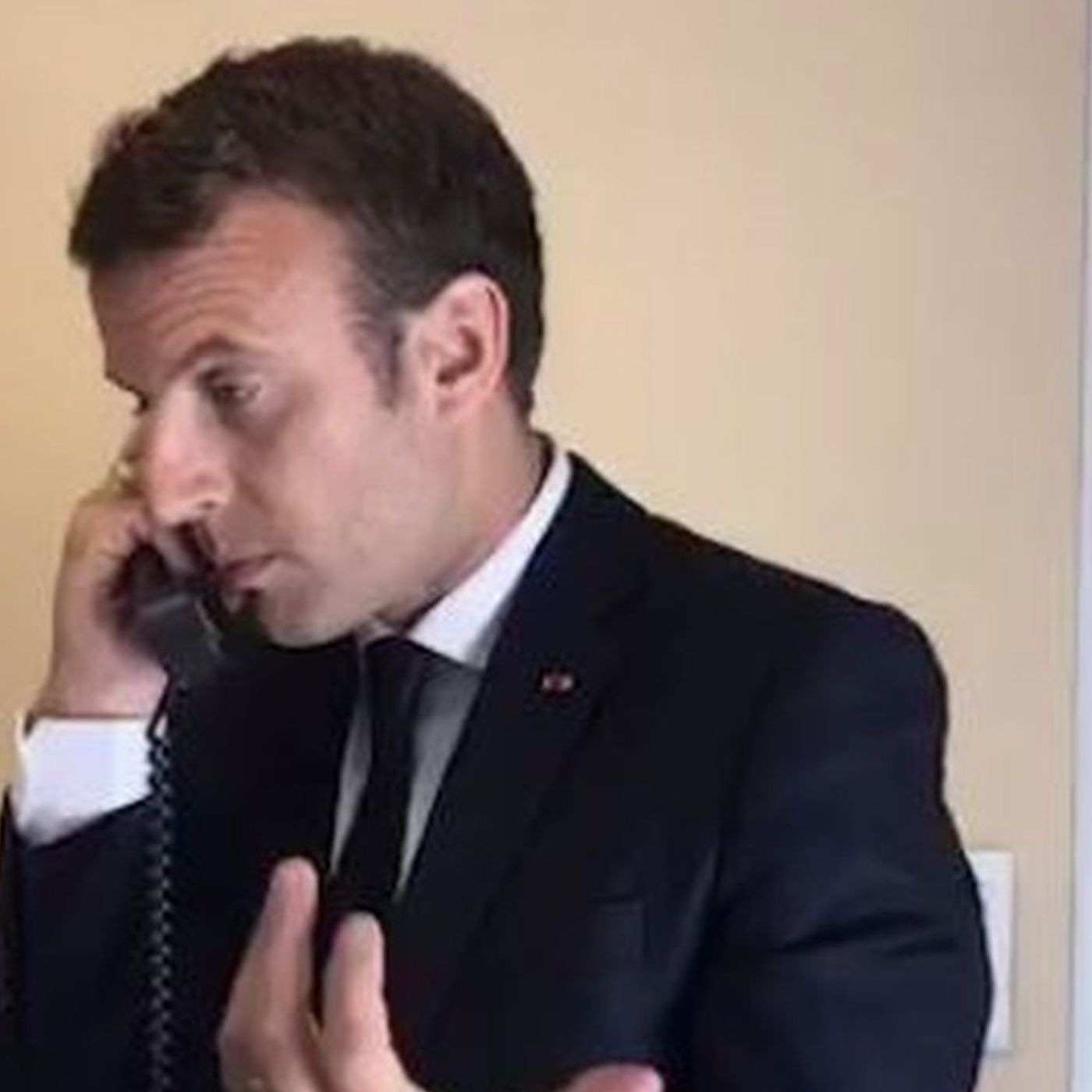 FranciaOggi: Macron telefona a Netanyahou, insiste sul negoziato - Riparte il volo Nizza-Tel Aviv - violenti nubifragi a Parigi e in gran pa episode artwork