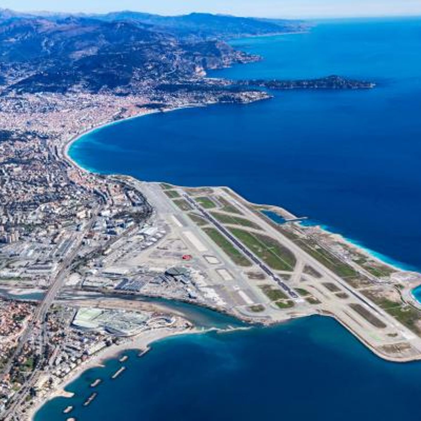 Nizza24 lunedì 26 gennaio: Aereo Vola Basso a Nizza - Arrestato Presunto Omicida di Lizabete - Turismo Record a Nizza - Météo episode artwork