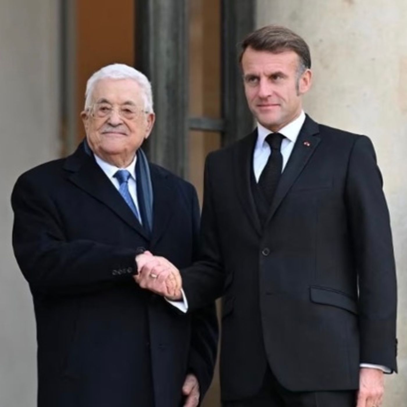Francia24: L'"anatra zoppa" Macron incontra il novantenne Abbas - Parigi, Un Ripostiglio da 2mq a 14.000 Euro - Meteo Parigi e Milano episode artwork
