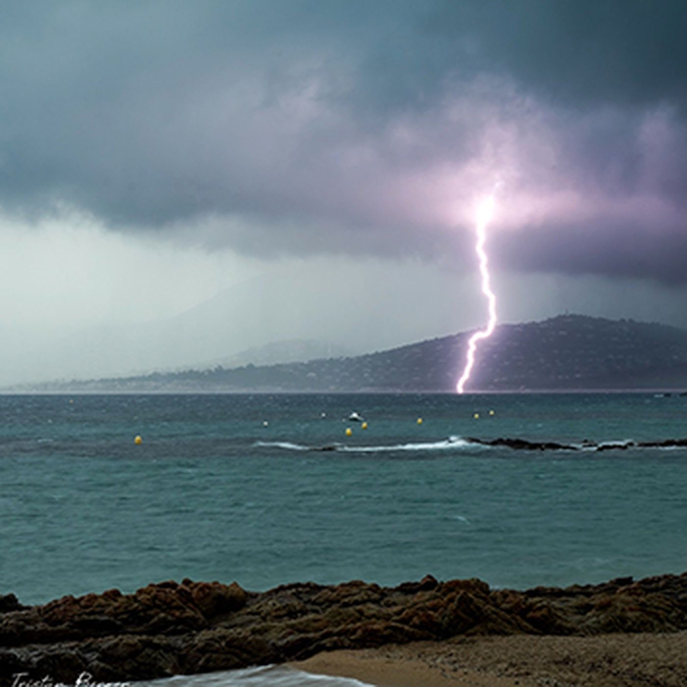 Nizza24 marted' 23 settembre: Météo Martedì - Tempesta e allagamenti nel Var - Sfiorata Collisione Aeroporto di Nizza episode artwork