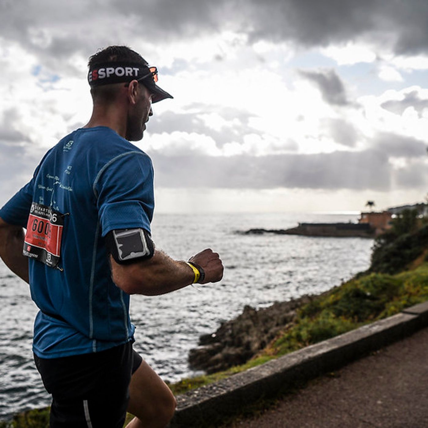 Nizza24 lunedì 10 novembre: Atleta Muore alla Maratona Nice Cannes - Nuovo Bowling a Nizza - Marcia delle Religioni a Cannes - Météo episode artwork
