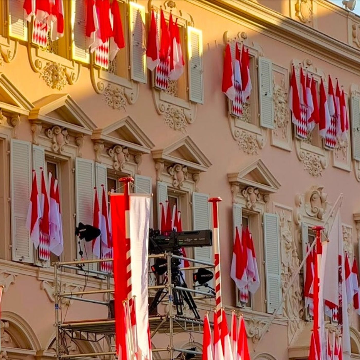 Nizza24: Festa Nazionale a Monaco Monte Carlo - Macron d'accordo con Biden - si è spento l'autore di "Non, Je ne regrette rien" episode artwork