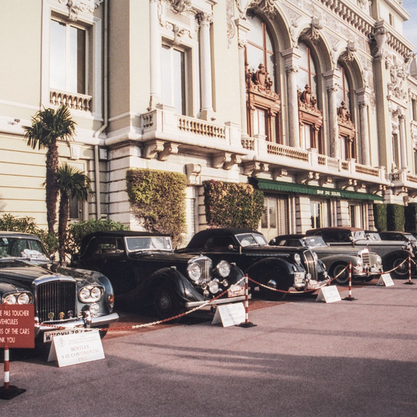 Nizza24 lunedì 29 dicembre: Il Tributo di Saint-Tropez a Brigitte Bardot - Sindaco di Frejus Sotto Accusa - Auto in Mostra a Monaco - Météo episode artwork