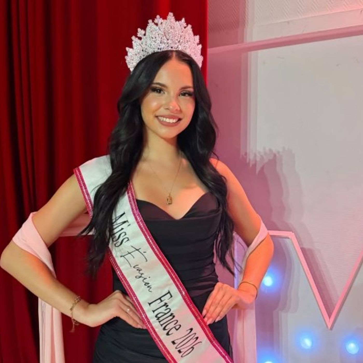 Nizza24 lunedì 2 marzo: L’italiana e nizzarda Laura Barraco vince Miss Évasion France – Sfida Estrosi Ciotti Nuovo Sondaggio – Météo episode artwork