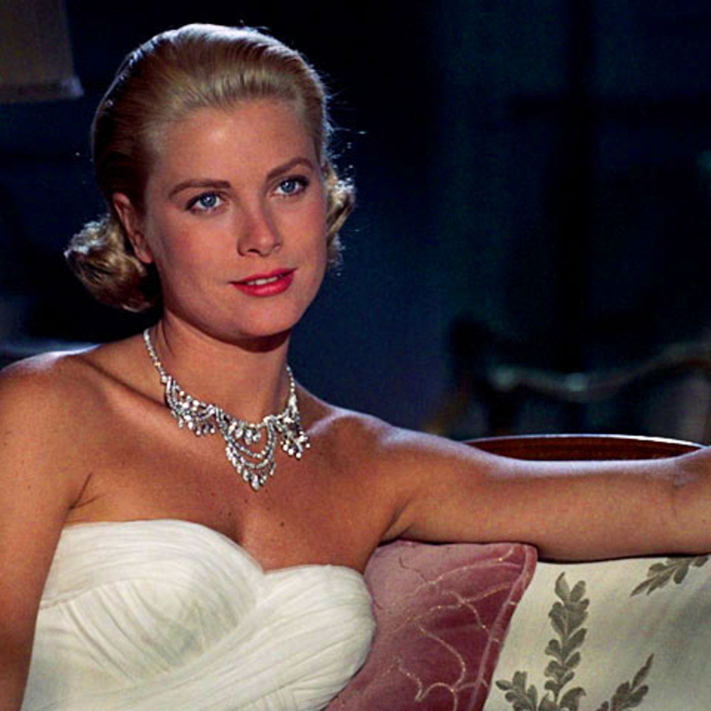 Nizza24 lunedì 24 novembre: Donna Aggredita fuori dal Casinò Rhule - Beaulieu Omaggia Grace Kelly - Treni Rallentati in Costa Azzurra - Mété episode artwork
