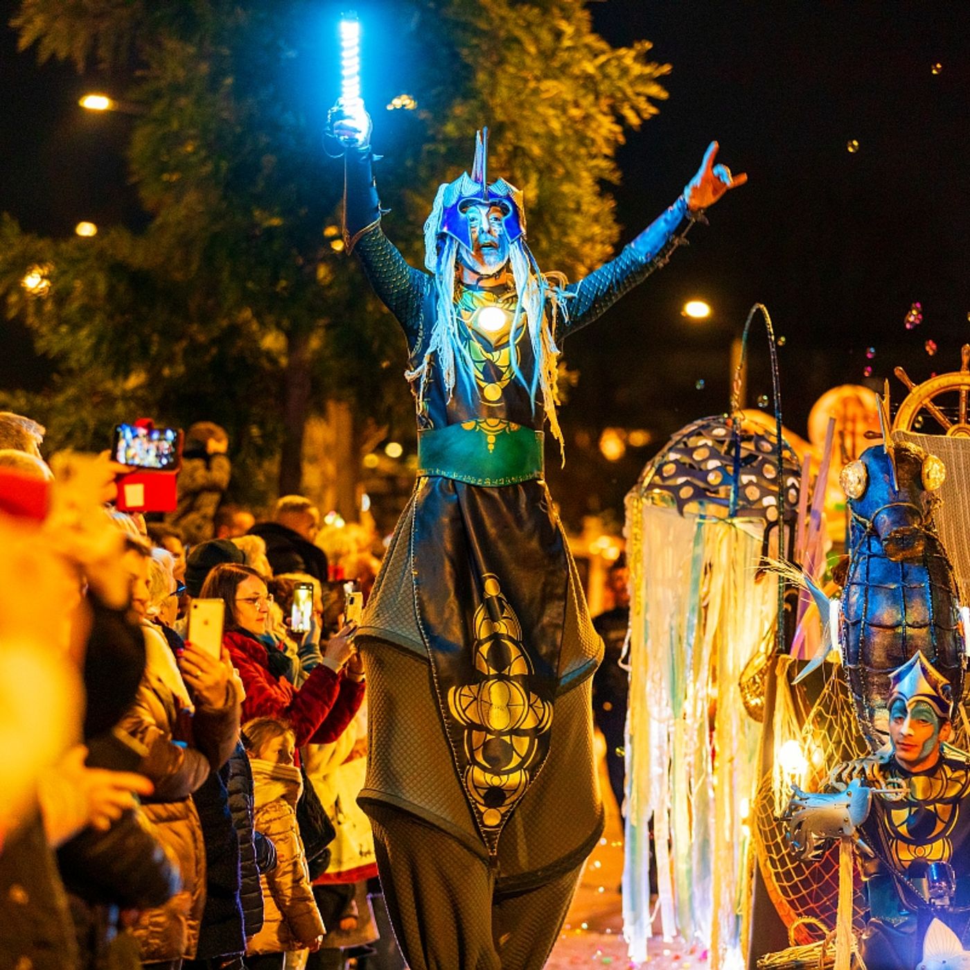 Guida Completa al Carnevale in Costa Azzurra 2026: Nizza, Menton, Bormes Les Mimosas, Villefranche, Mandalieu La Napoule episode artwork
