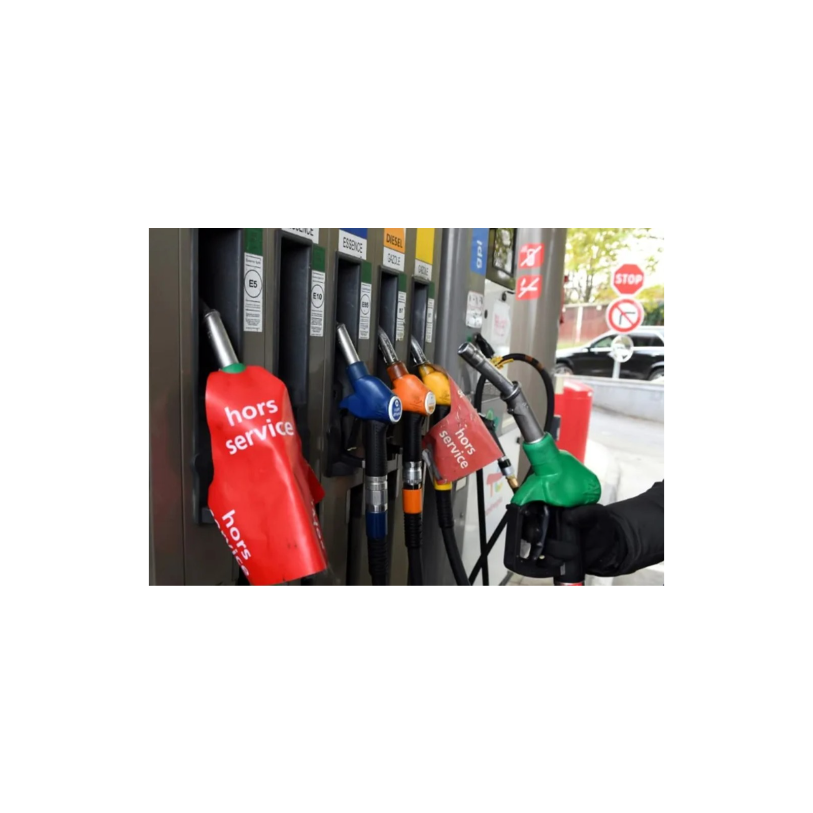 Macron annuncia: Liberati gli Ostaggi Francesi - Prezzi carburanti, Occorre "Organizzare la Scarsità" - Morto conducente TGV dopo scontro con camion - Meteo Parigi e Milano episode artwork