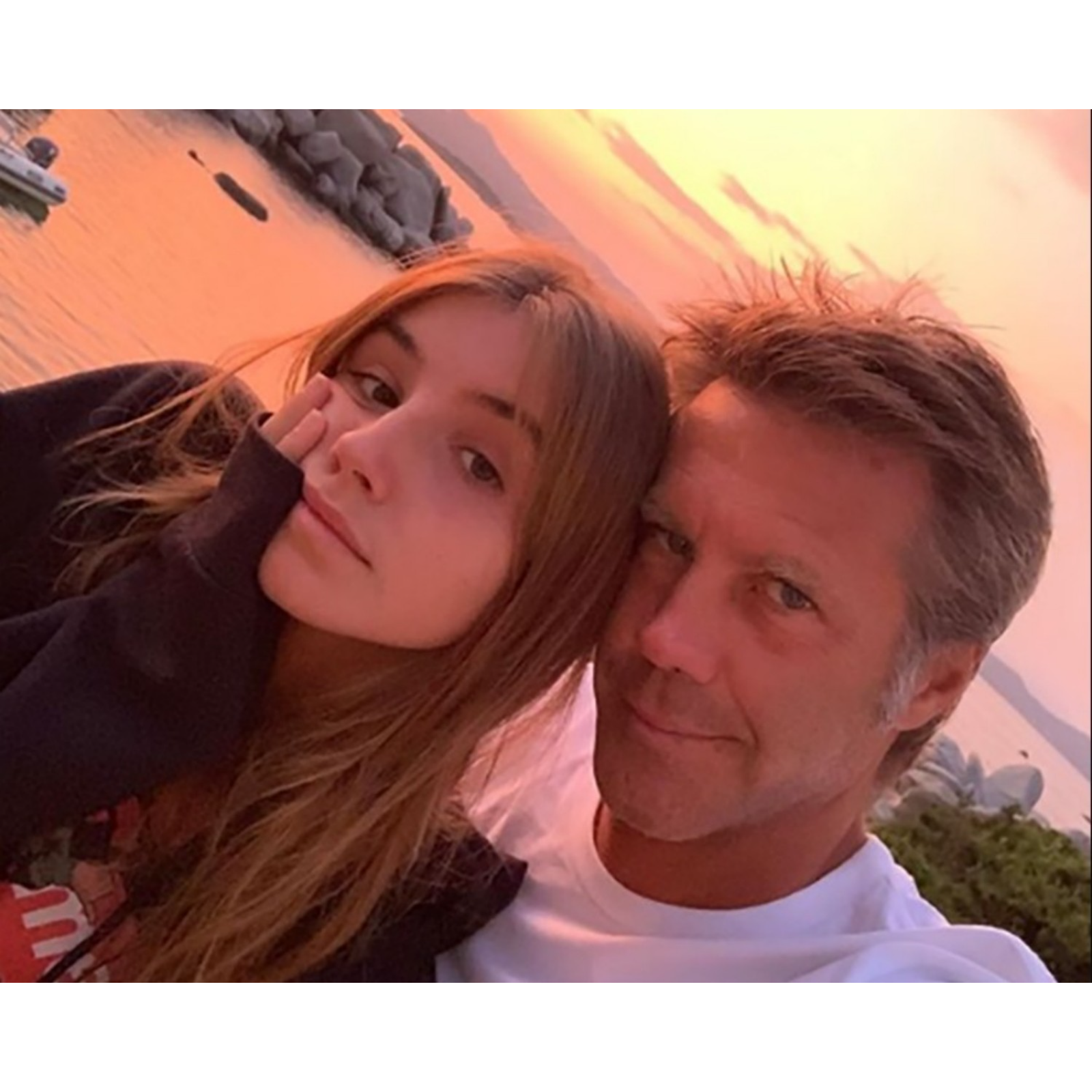 Helena Noguerra denuncia la perdita dell’anonimato dopo aver accusato Patrick Bruel di aggressione sessuale  – Francia, ascensori sempre guasti – Vittoria di Savoia su Prime Video – Meteo Parigi Milano Monte Carlo episode artwork