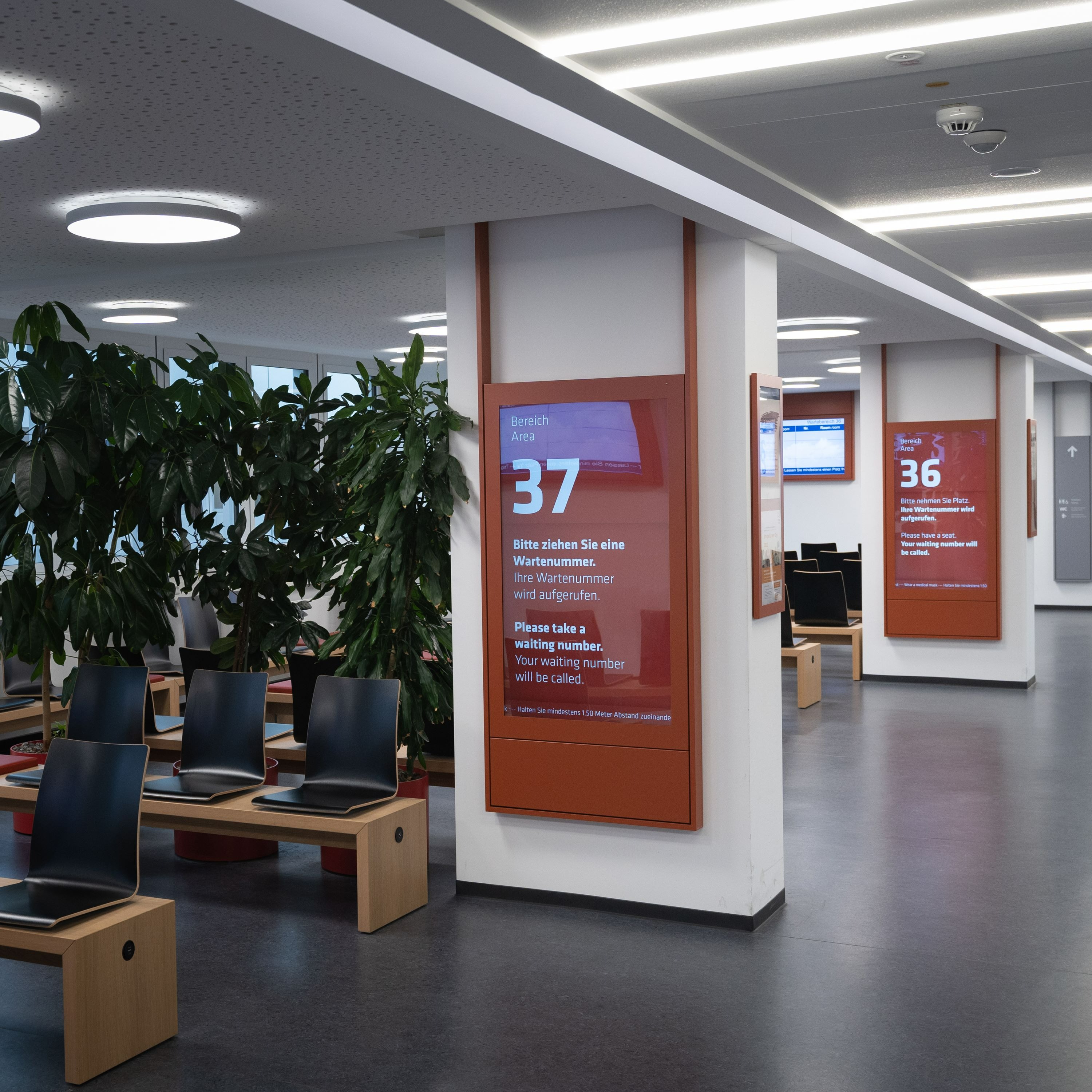 Digital Signage for Government: Top 7 Use Cases