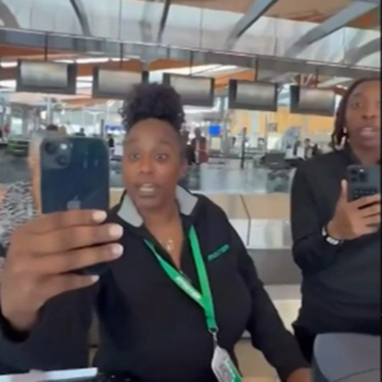 "BBWA" Black Bitches with Attitude! Contracted Frontier Airline Employees Refused to Check in A Customer Even When He Arrived 30 Minutes Before Take-Off and Agreed to Pay the $25 Late Fee. 