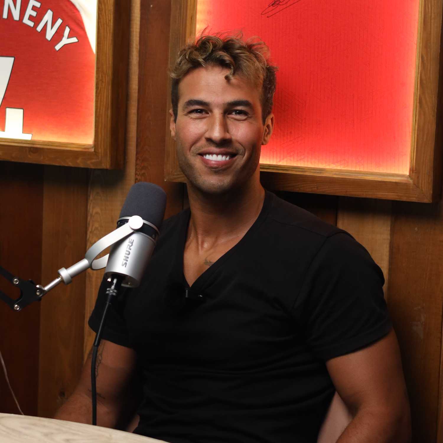 شريف حازم يطلق صواريخ: انتقلت للأهلي بكوبري السويد .. السمسرة تسيطر على الإنتقالات في مصر