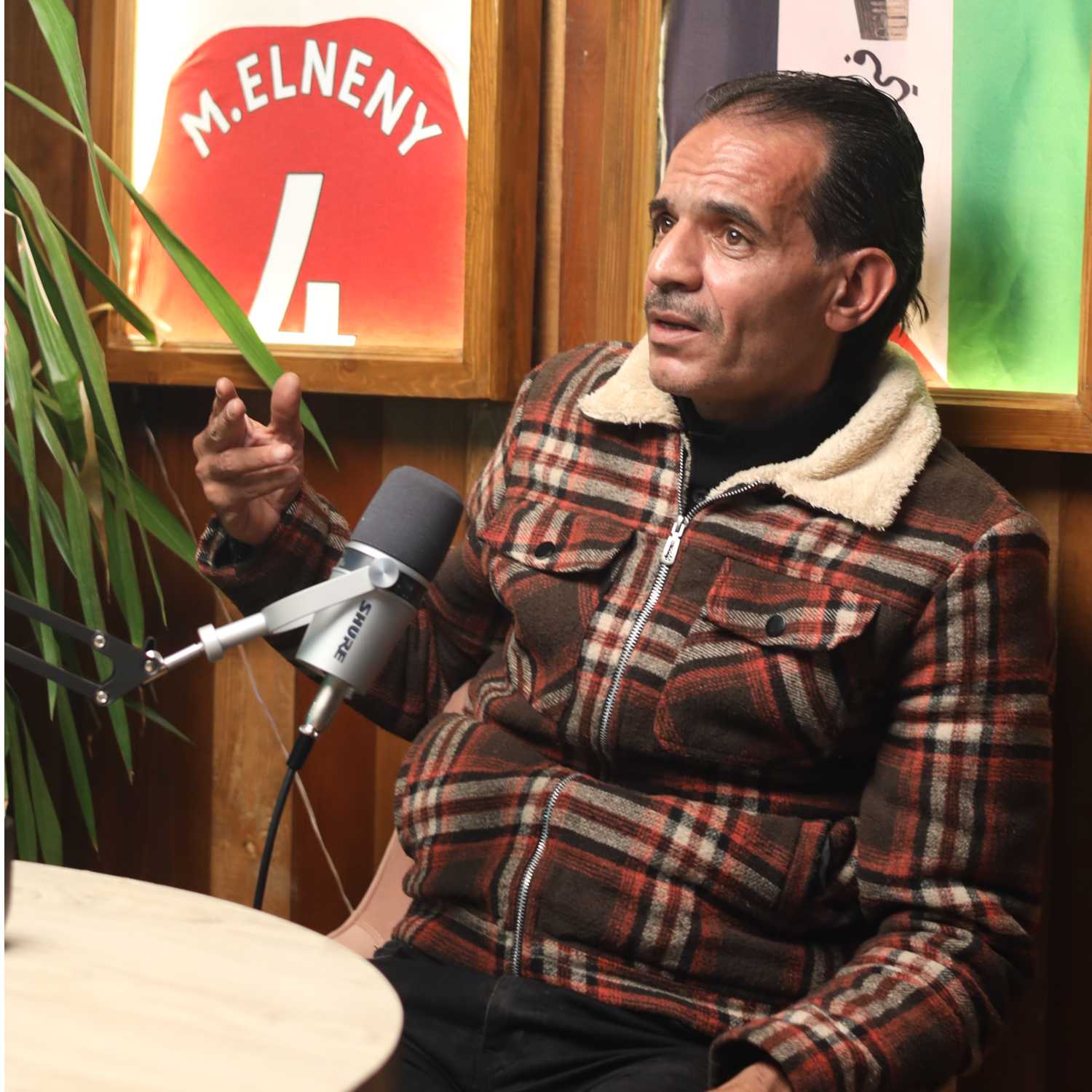 أيمن دجيش: خبراء التحكيم الأجانب أكذوبة .. و لم أتمنى التحكيم في وجود الفار