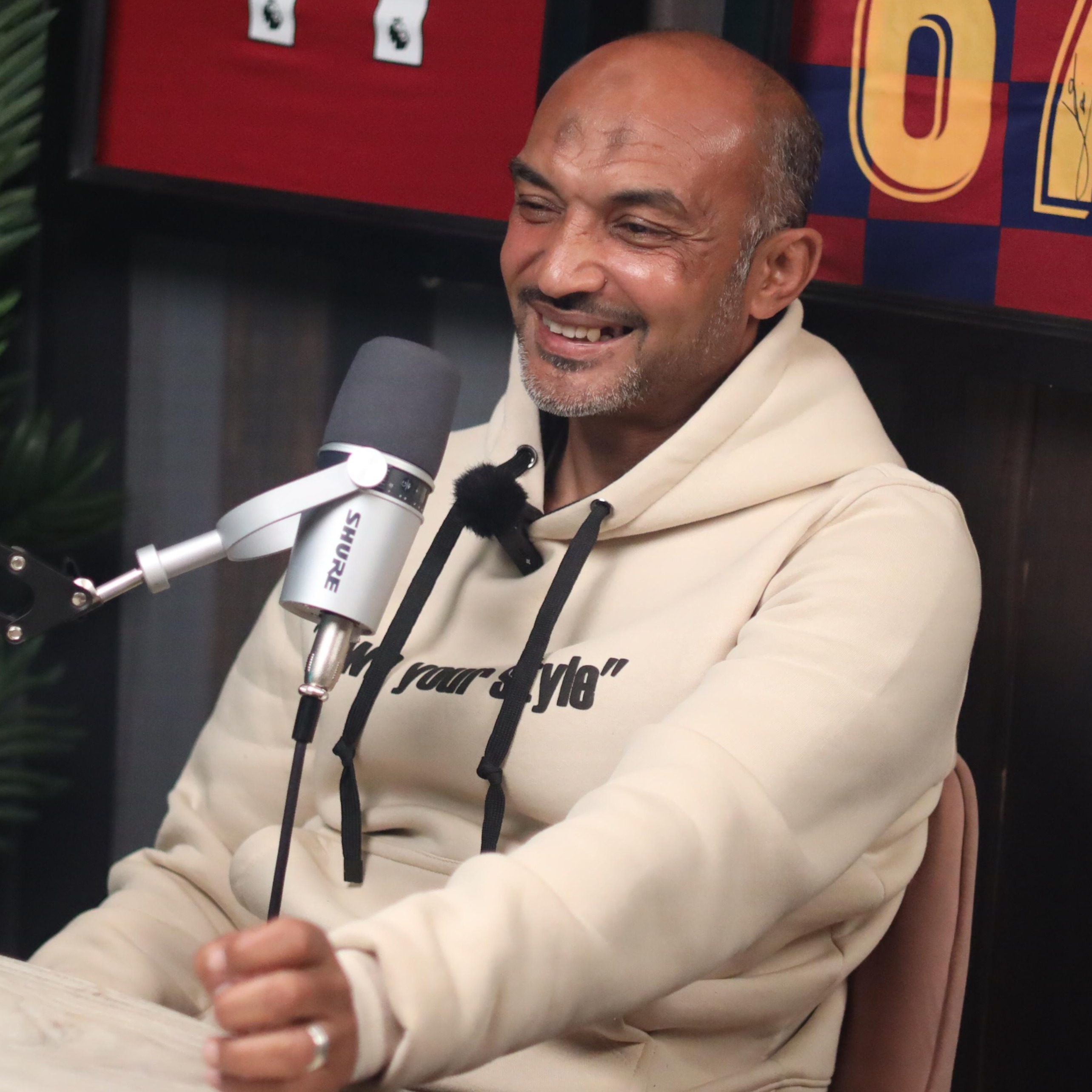 عن عرض باريس سان جيرمان و إصابة غيرت حياته✨أحمد فاروق🎙 قلت ان اللعب للأهلي و الزمالك خيانة و لكن!😱