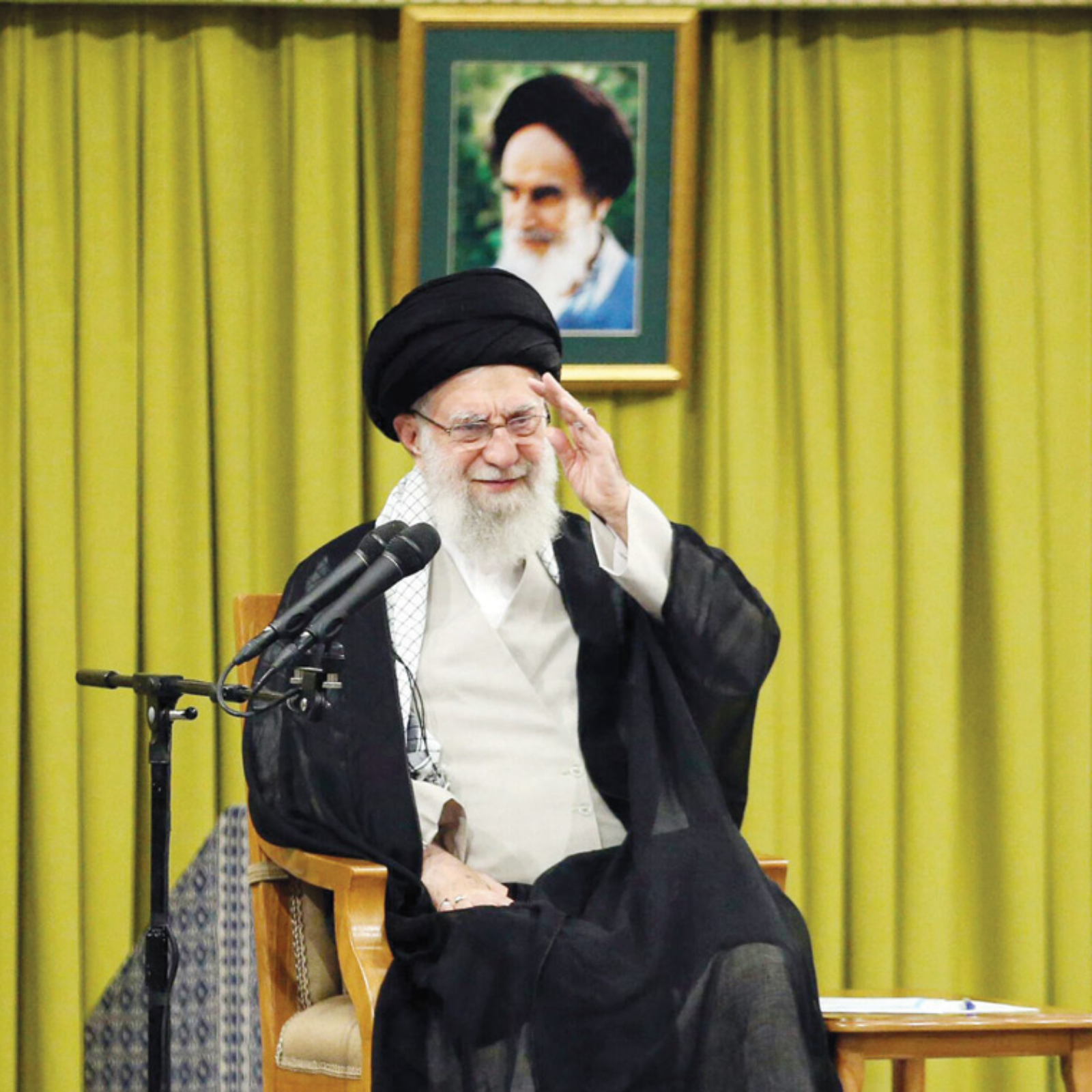 آية الله علي خامنئي يتحدي ترامب ويصفه بالعدو