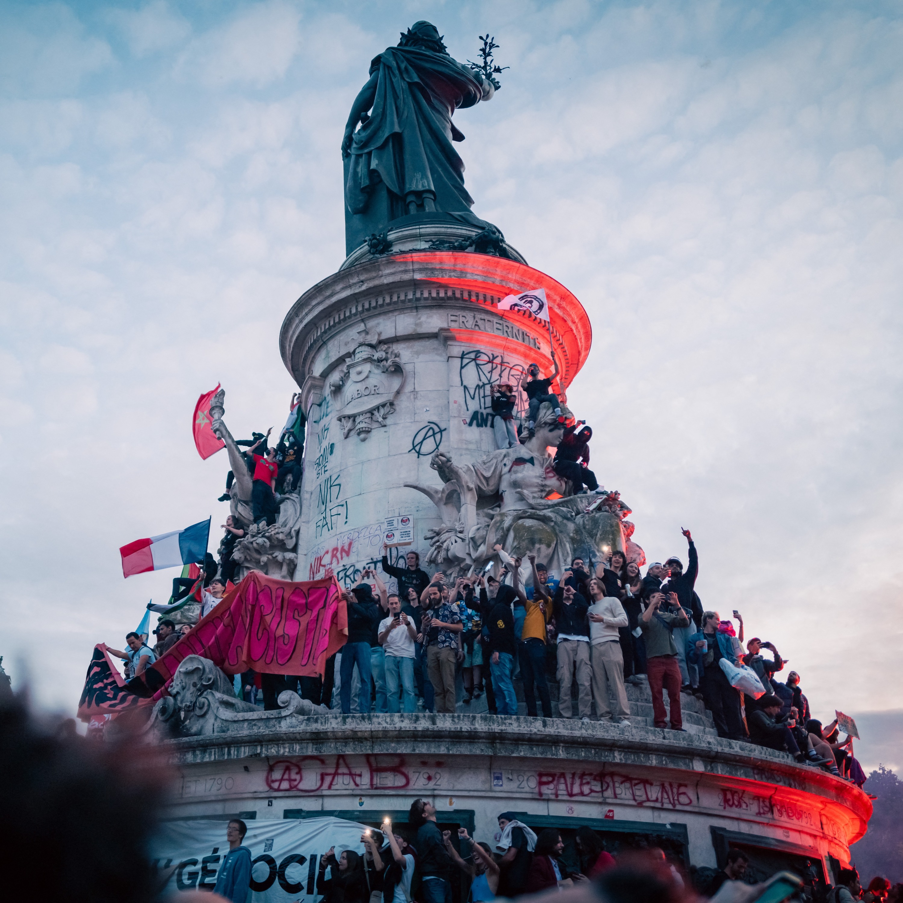 Francia választás: Le Pen veresége csak elaprózza, nem pedig megoldja a káoszt episode artwork