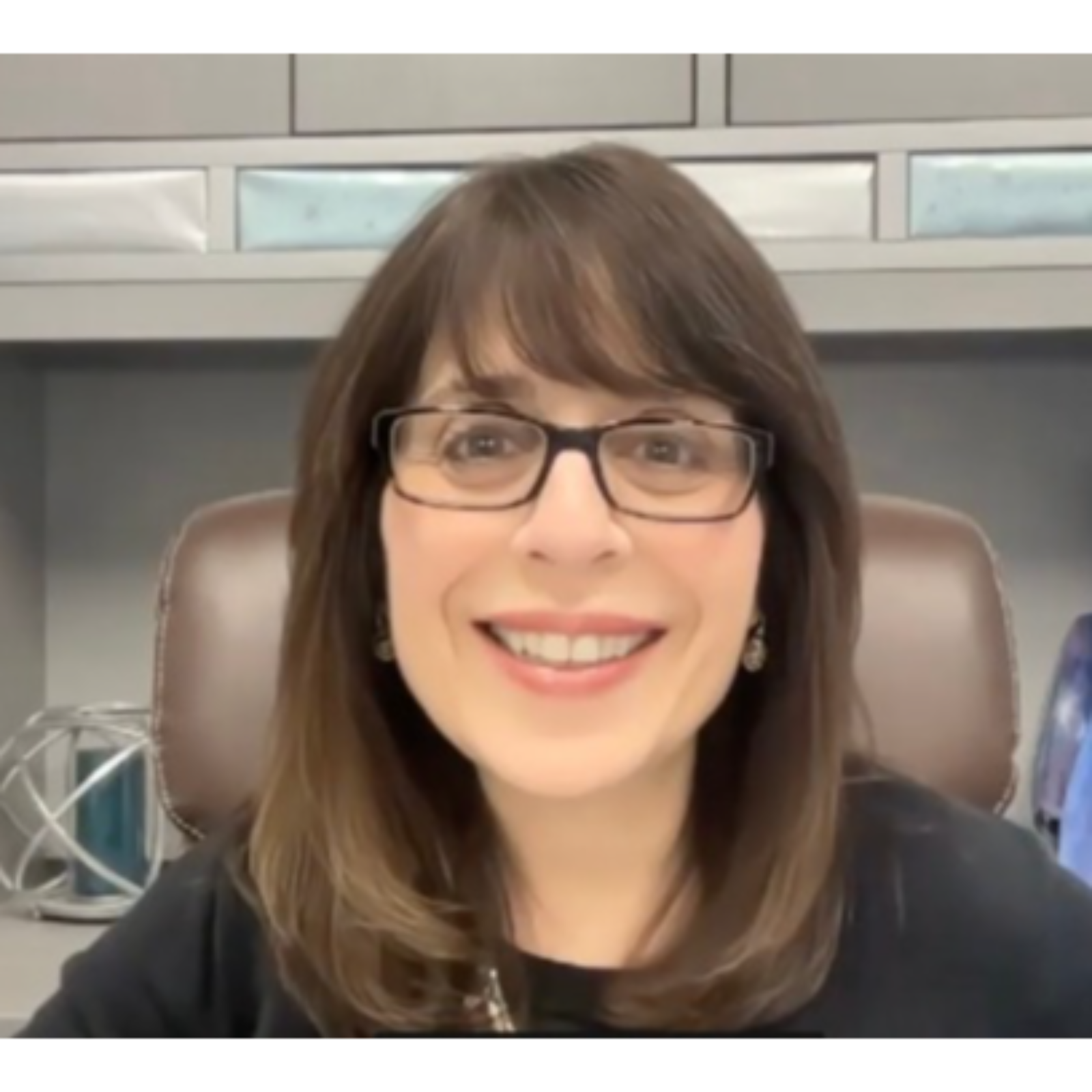 Donna Bloom Hypnotist helping individuals connect with inner wisdom to achieve personal transformation