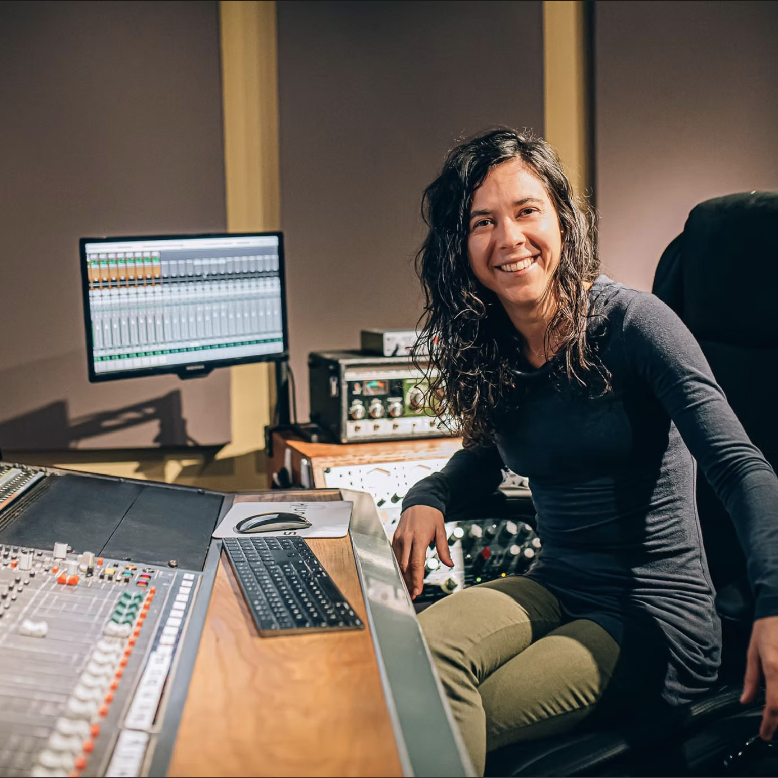 Conversation 05 – Sylvaine Arnaud (Réalisatrice / Preneuse de son / Mixeuse)