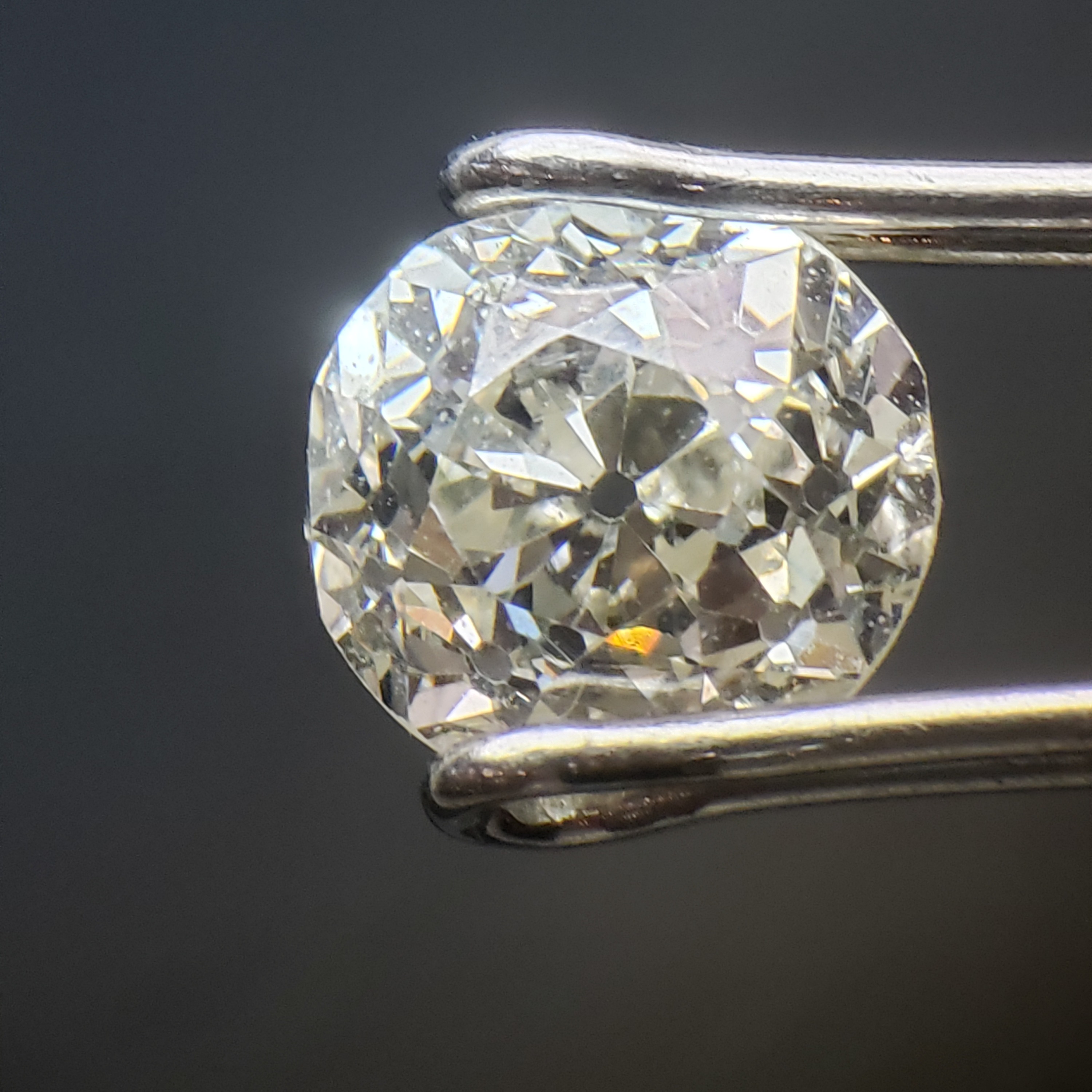 Louped:  The podcast for the gem and jewellery curious podcast artwork