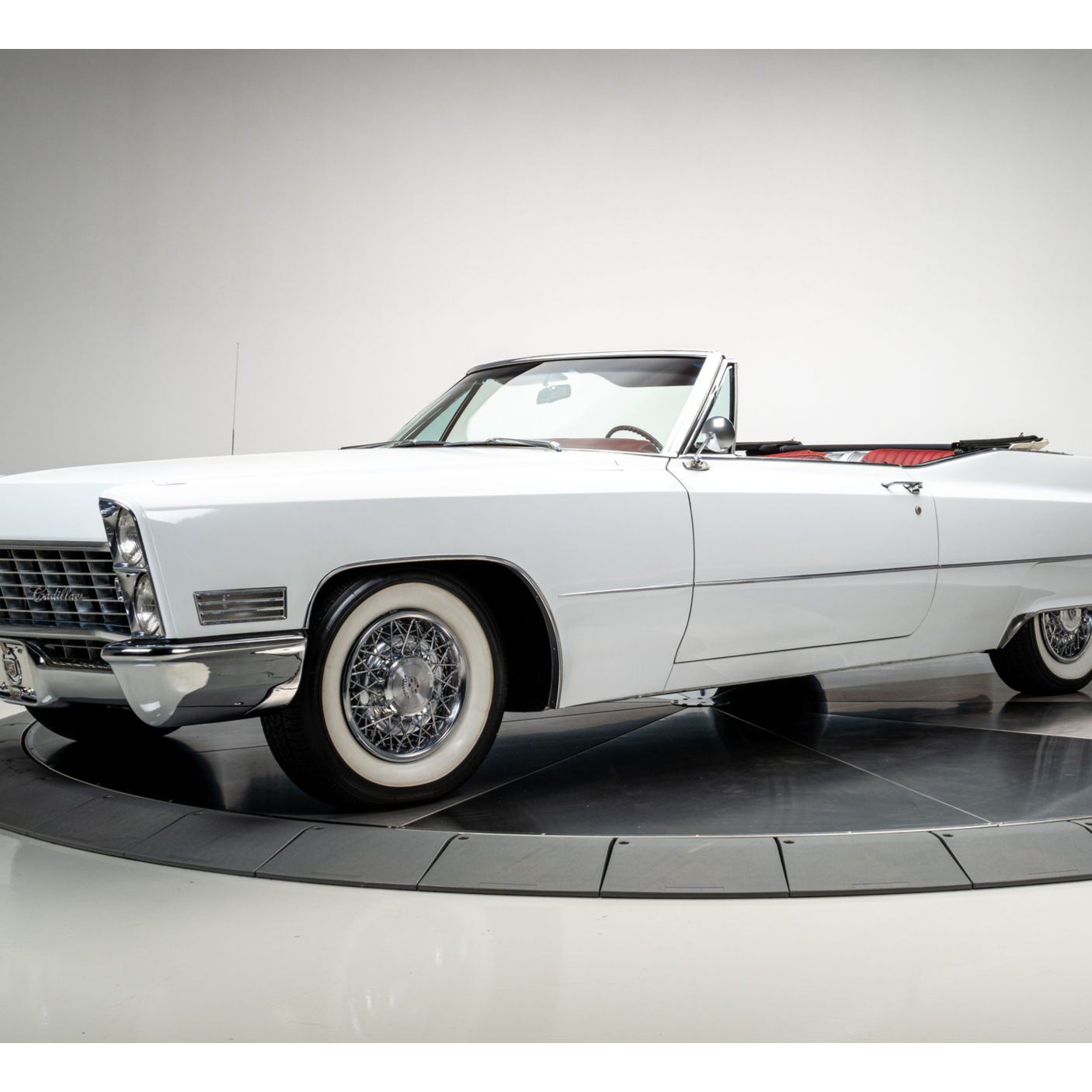 Luxury on Wheels: The Peacock Rentals Experience