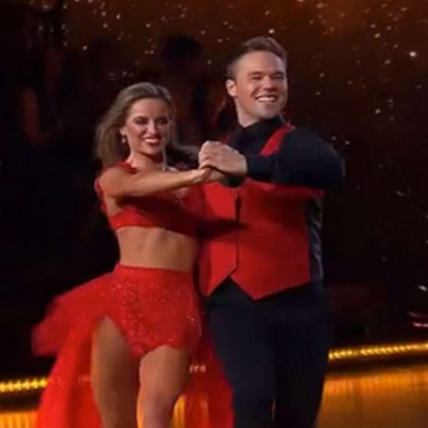 PODCAST: Will Lincoln Lewis whip the shirt off to win #DWTS? episode artwork