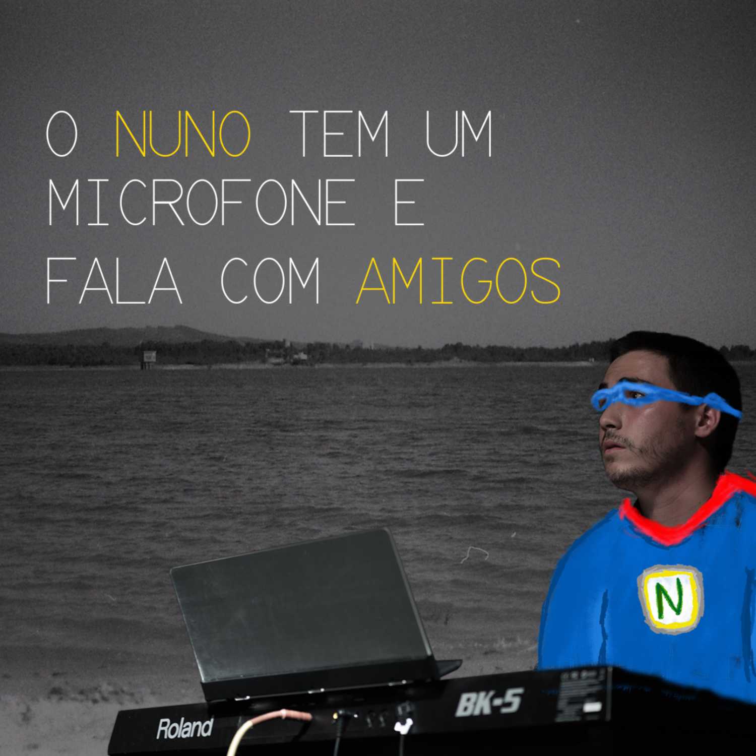 O Nuno Tem um Microfone e Fala com Amigos
