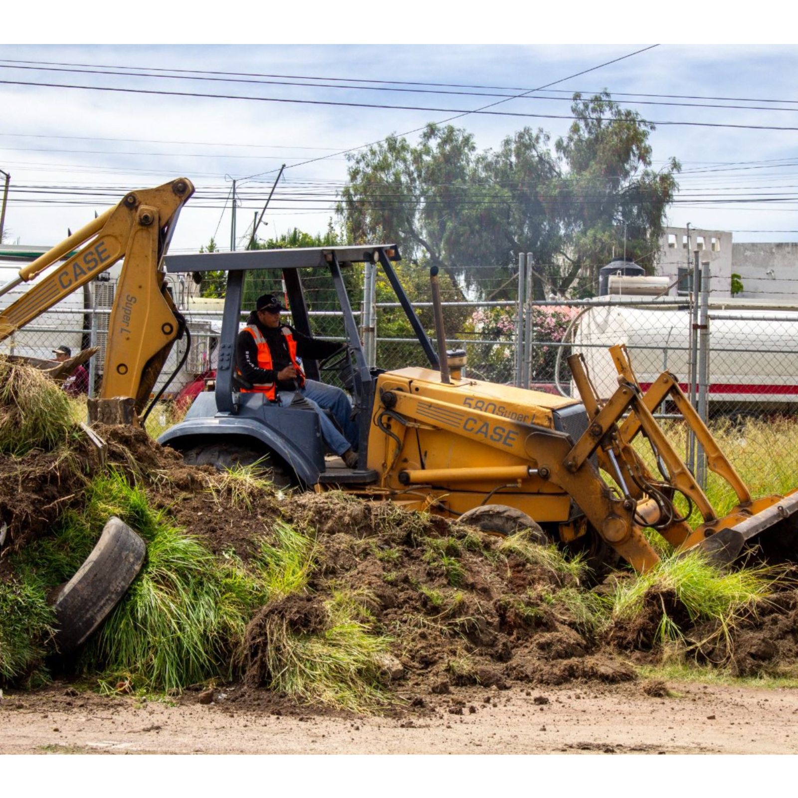 AYUNTAMIENTO DE APIZACO INVIERTE CASI 5 MDP EN PAVIMENTACIÓN 🚧🏗️💰