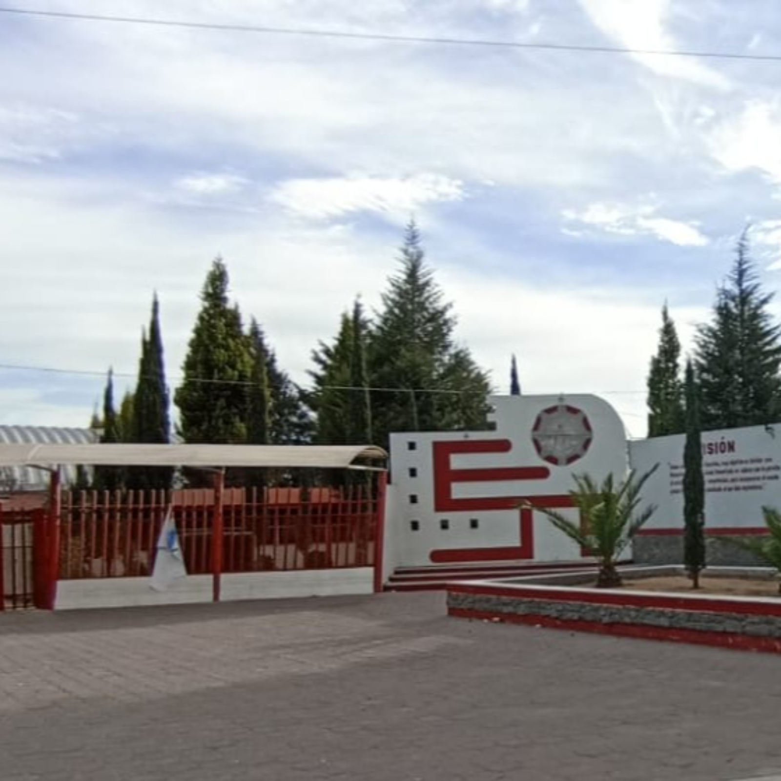 🚨 ALUMNO DE SECUNDARIA EN TZOMPANTEPEC RESULTA HERIDO DE BALA || AUTORIDADES DICEN QUE “FUE ACCIDENTAL” 💥