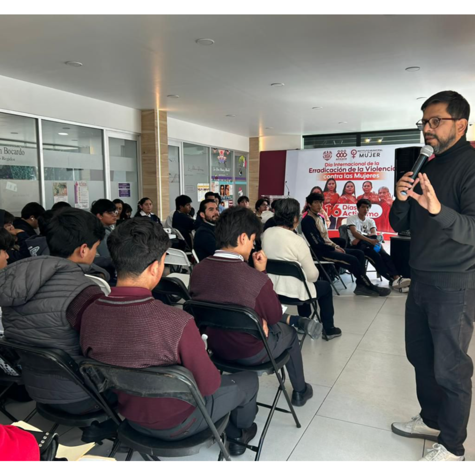 APIZACO PRESUME PONENCIA DE “NUEVAS MASCULINIDADES”, PERO EL RETO REAL SIGUE SIENDO LA COHERENCIA INSTITUCIONAL ⚠️🗣️🔥