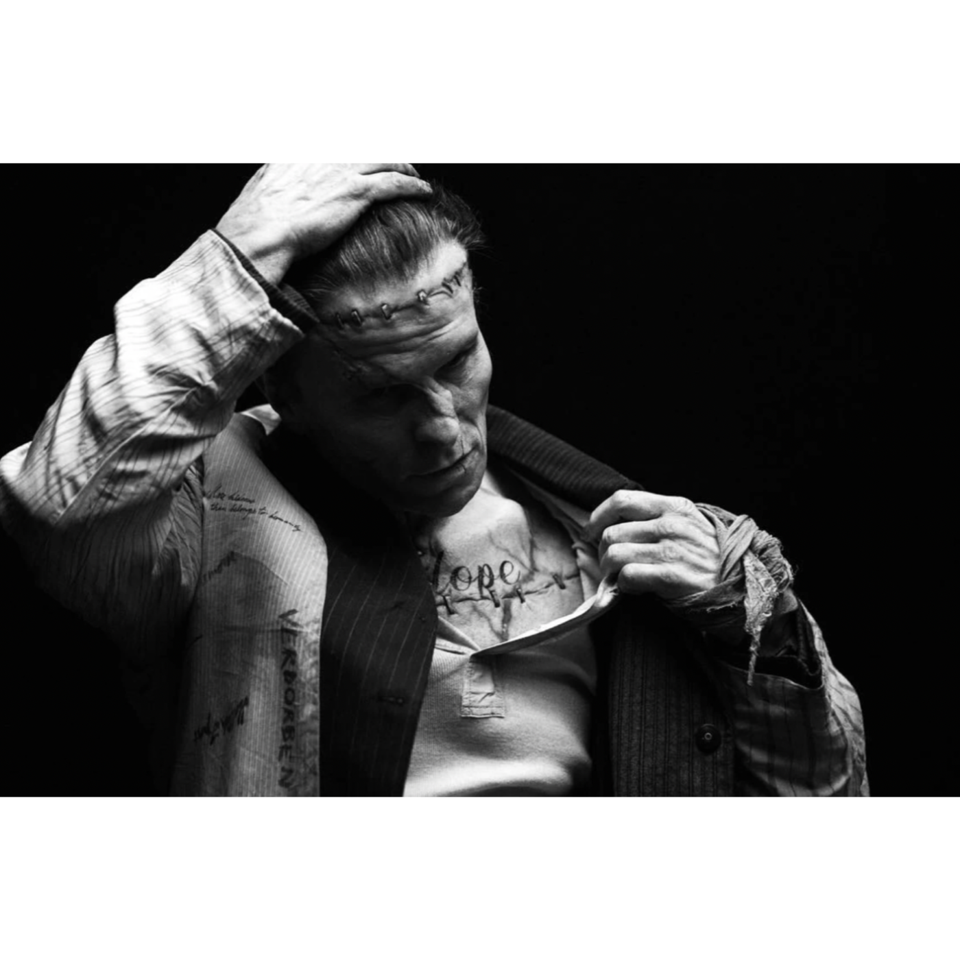 Pop Cultural Quintessentials with Qubed