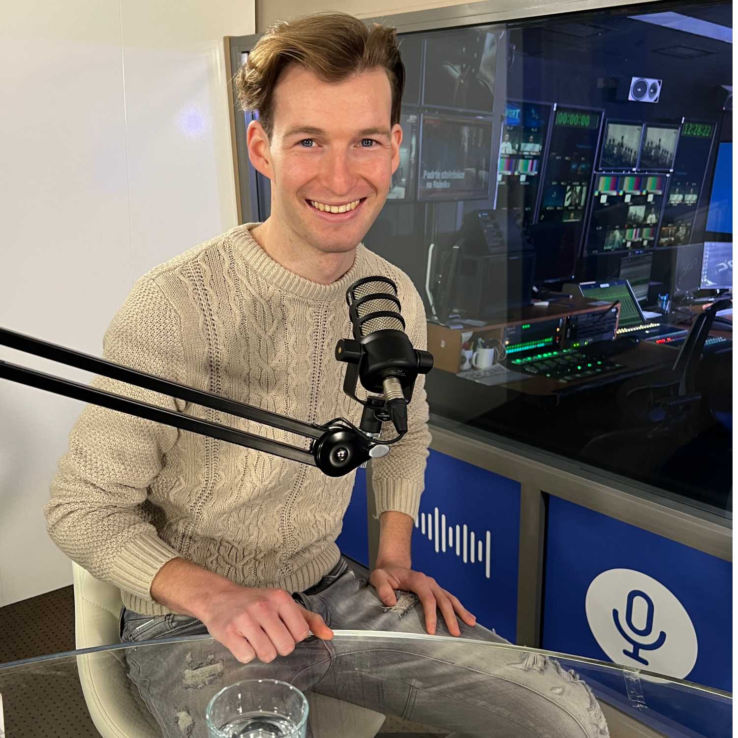 Žiga Jelar: Dekleta bolj padajo na glasbenike kot na športnike - s Kajo Ahčin