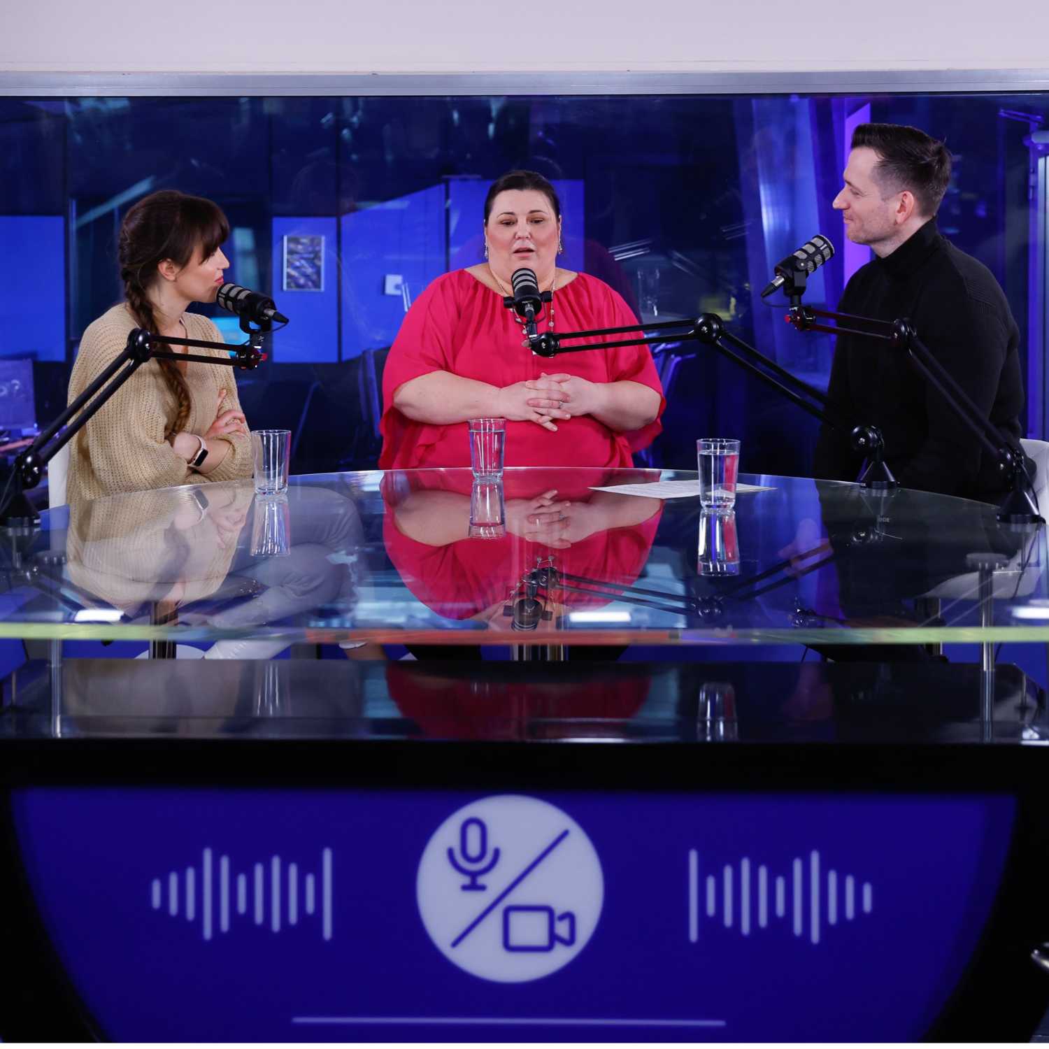 Urška Vučak Markež: S hrano me noben moški ne bi mogel dobiti – razen na kavč - s Simonom Vadnjalom