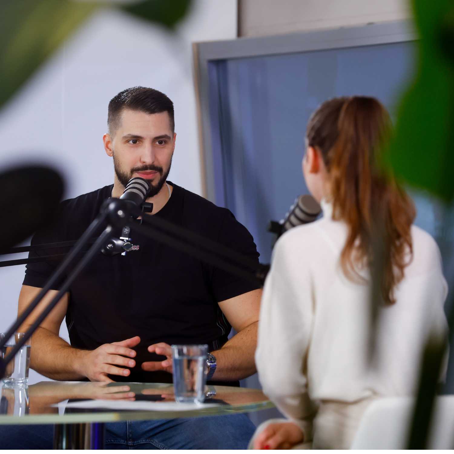 Challe Salle in zaročenka Yvonne Srdoč spita v ločenih sobah - Popkast z Anastasijo Jović