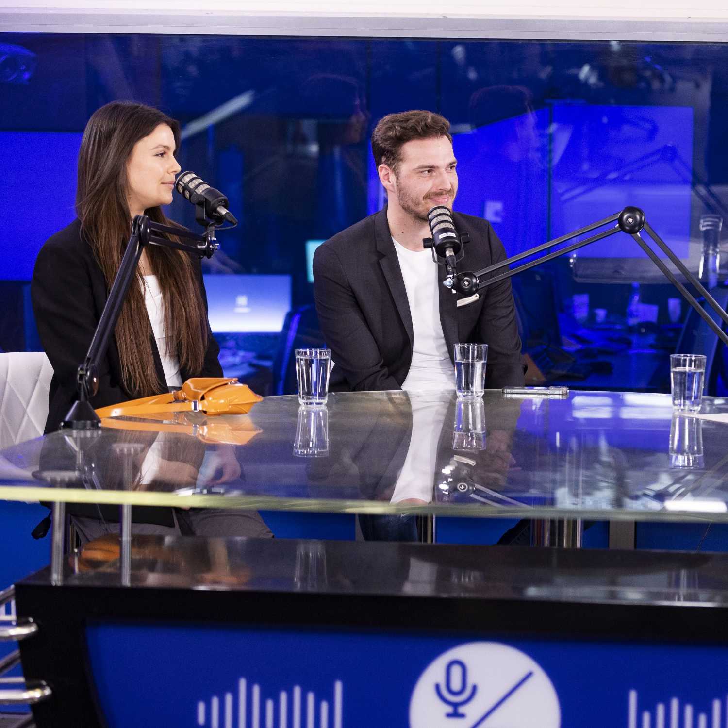 Vesna Ponorac za vlogo plesala ob drogu, Tine Ugrin boksal v ringu - s Katjo Dobrijević