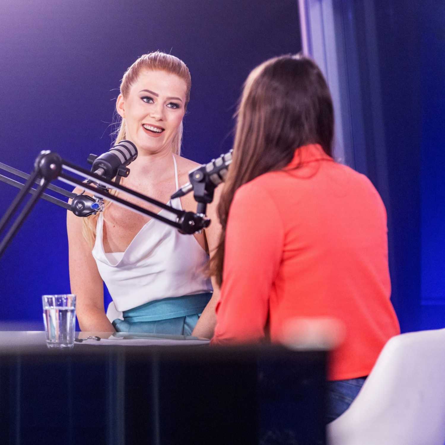 Nina Donelli o Jasminu Stavrosu: Najtežja naloga ga je bilo dobiti z odra - s Kajo Ahčin