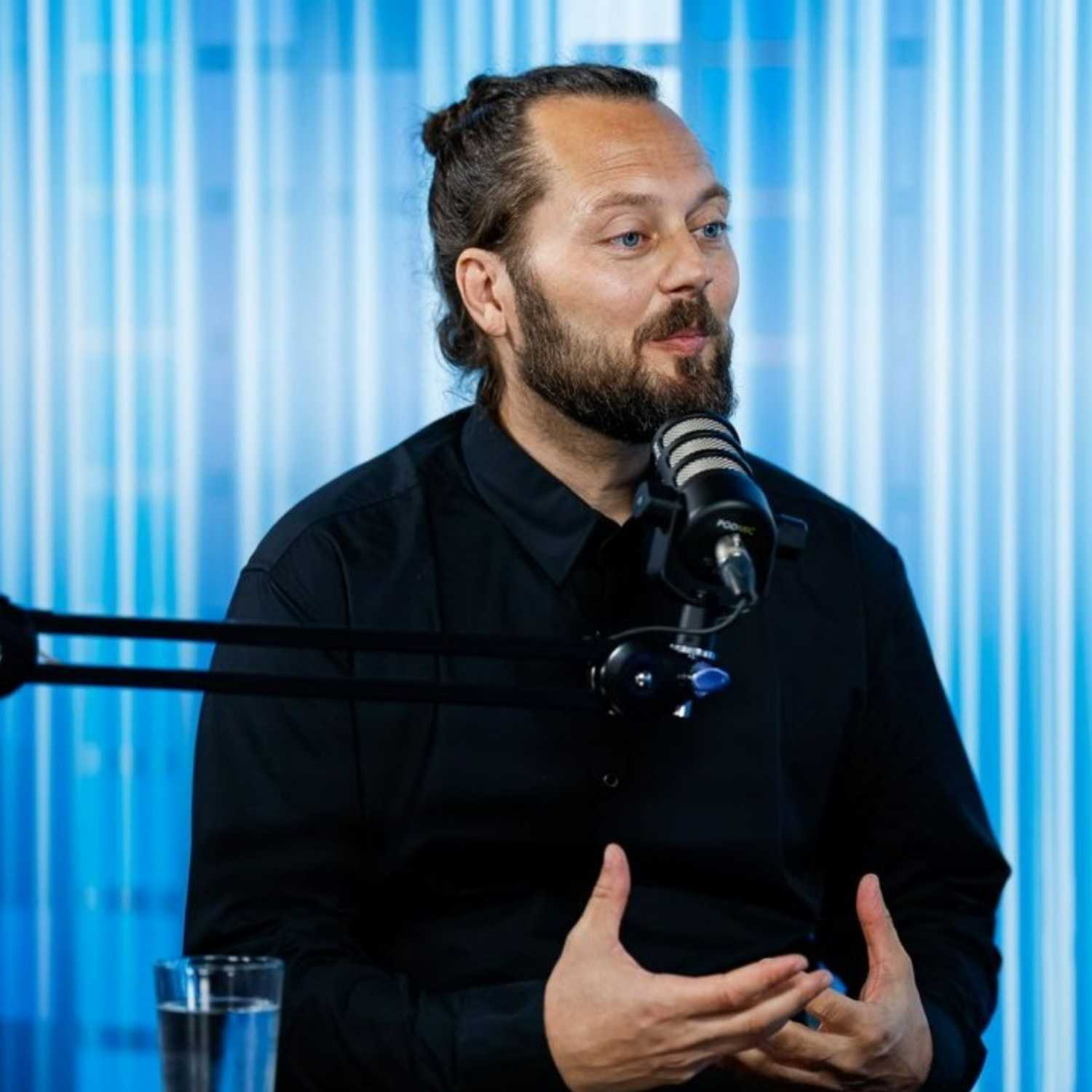 Kako žalovati, se spopasti z neizmerno bolečino ob izgubi bližnjega? - z Brigito Potočnik