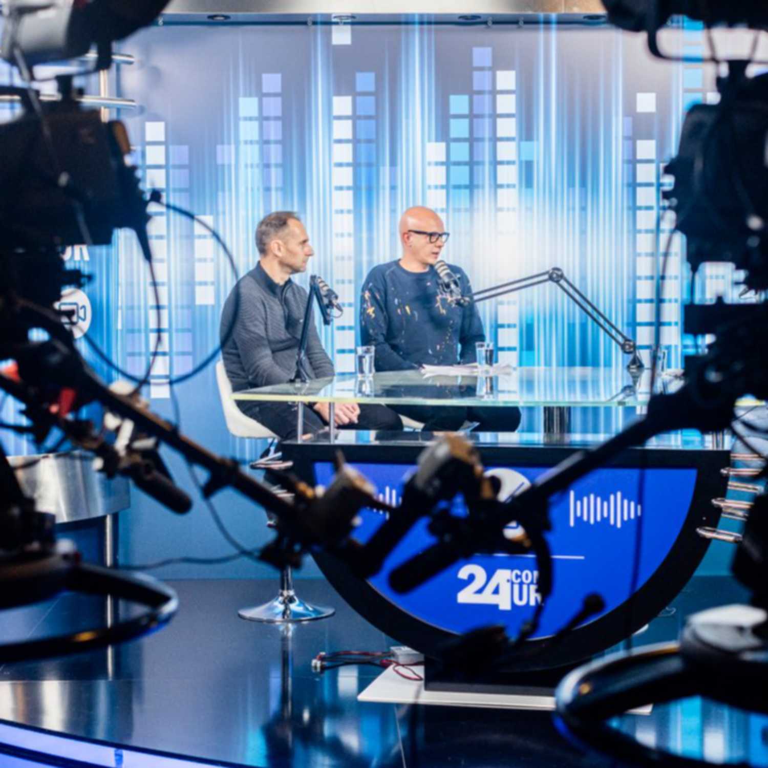 'Različni interesi so se postavili proti predsedniku vlade' - z Žano Vertačnik