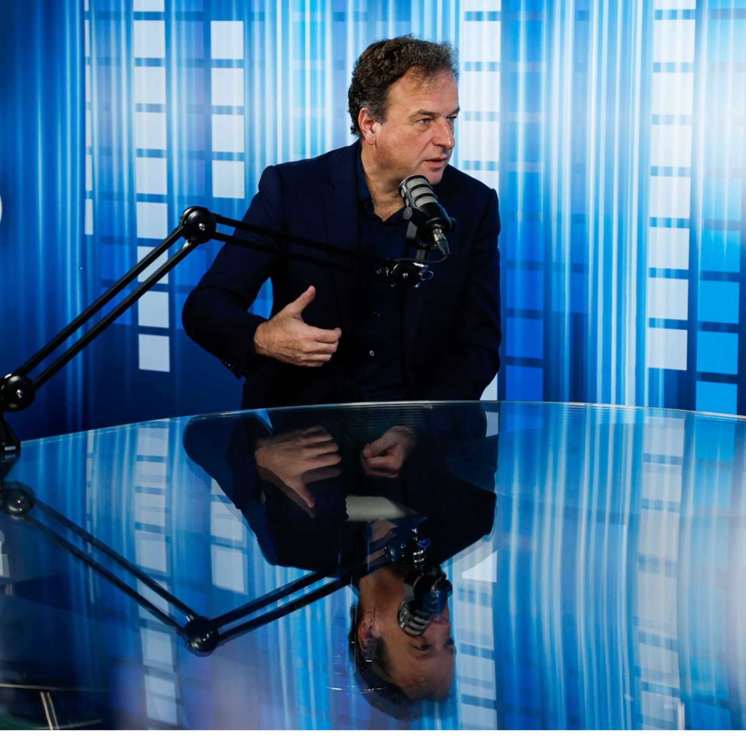 'Uporaba umetne inteligence je v številnih poklicih skoraj nujna' - z Mihom Kranjcem