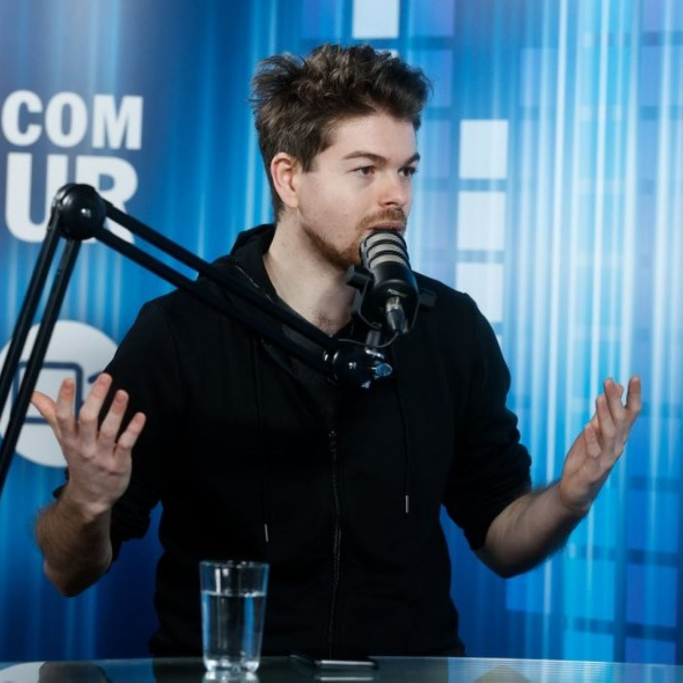 Na predstavi o spolnih zlorabah otrok izkušnjo delila tudi gledalka - s Kayo Kamenarič