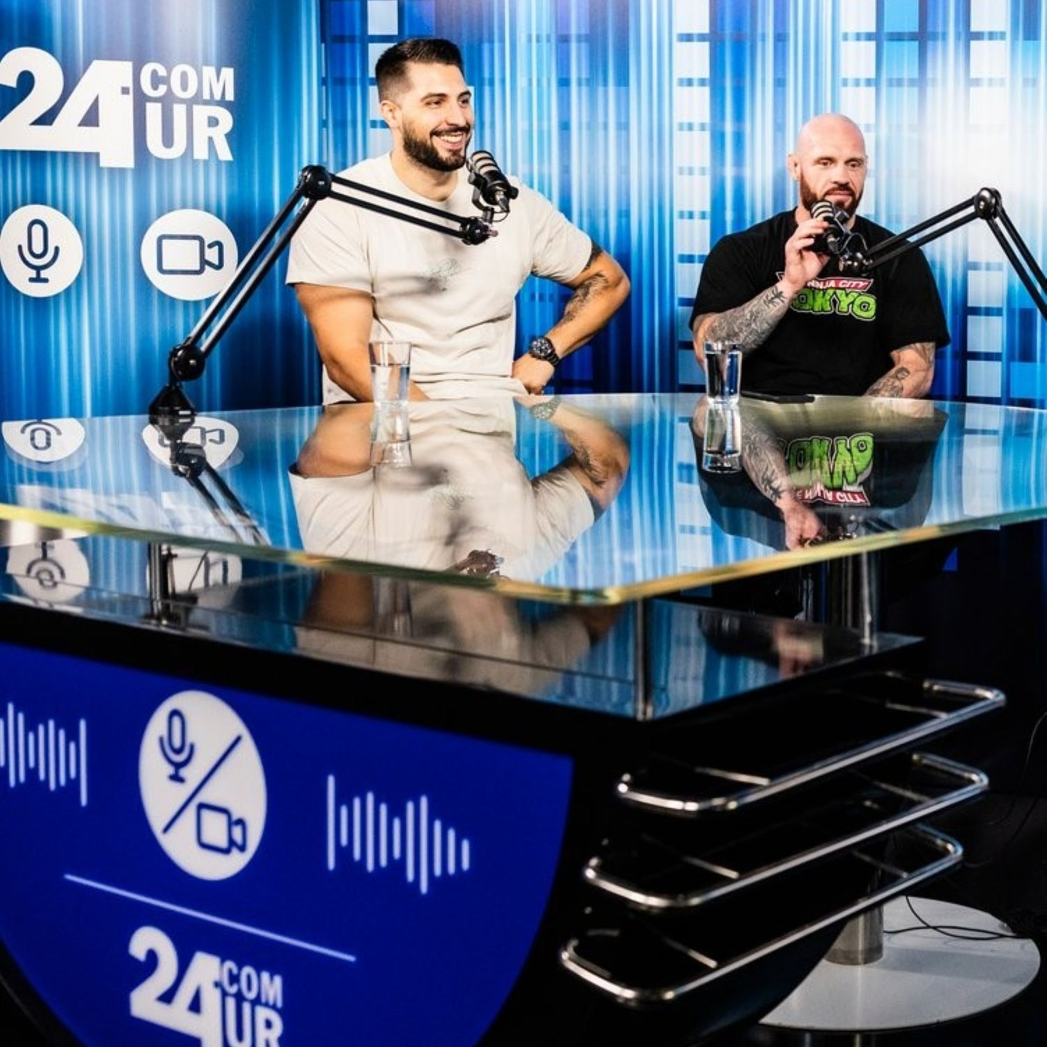 Želva o Challetu Salletu: Malo bi moral spremeniti pesem, na koncu pa mi je naredil novo - z Žigo Košcem