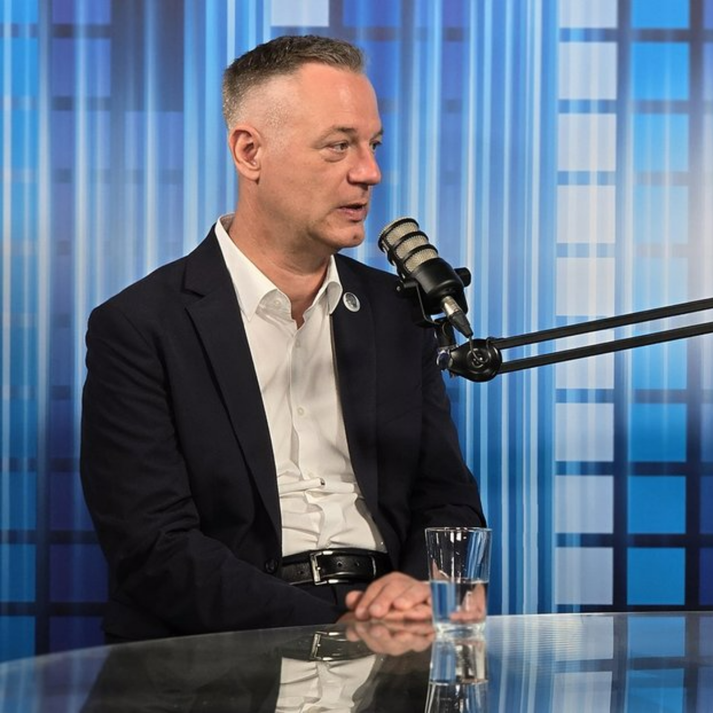 Finančni POPkast: Ultra bogati Evropejci vlagajo v zasebni kapital - z Adijem Omerovićem