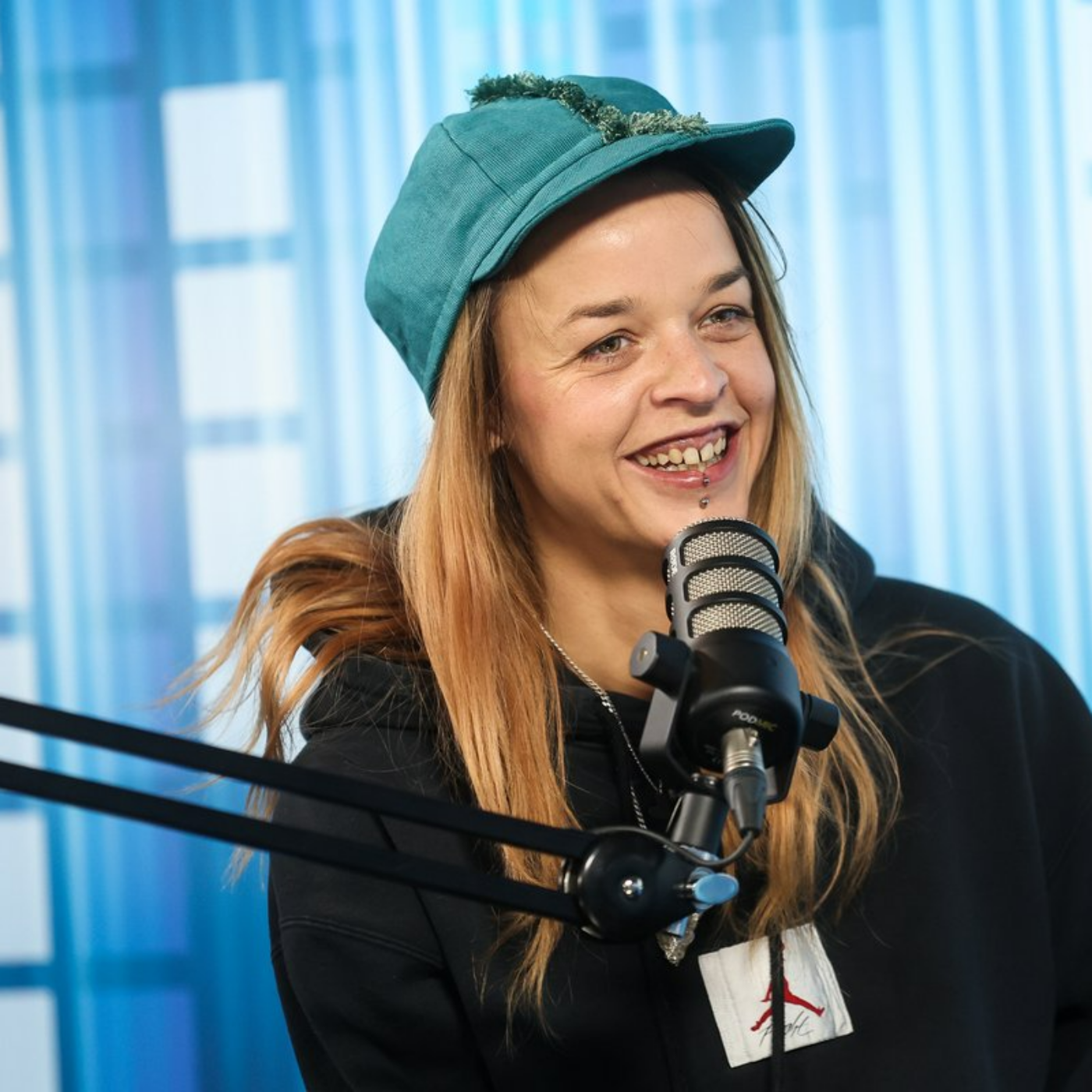 Tina Marinšek se po devetih letih vrača na glasbeno sceno - s Klavdijo Zver