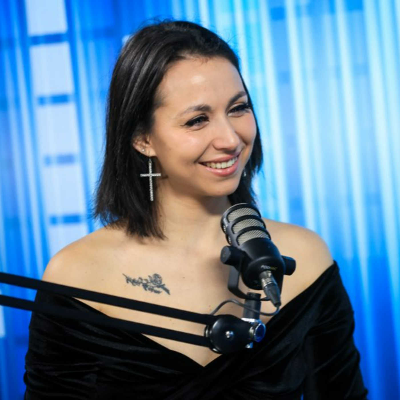 Astrid: Če si sama močna ženska, moraš imeti okoli sebe druge močne ženske - s Klavdijo Zver