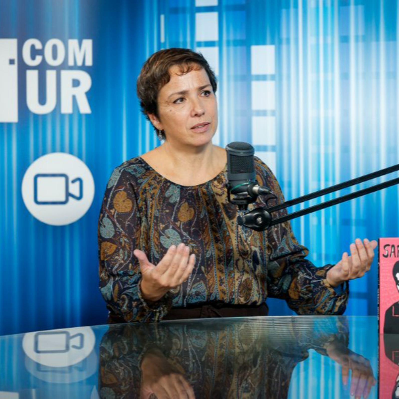 'Vsi v sebi skrivamo potencialnega morilca' - s Saro Volčič