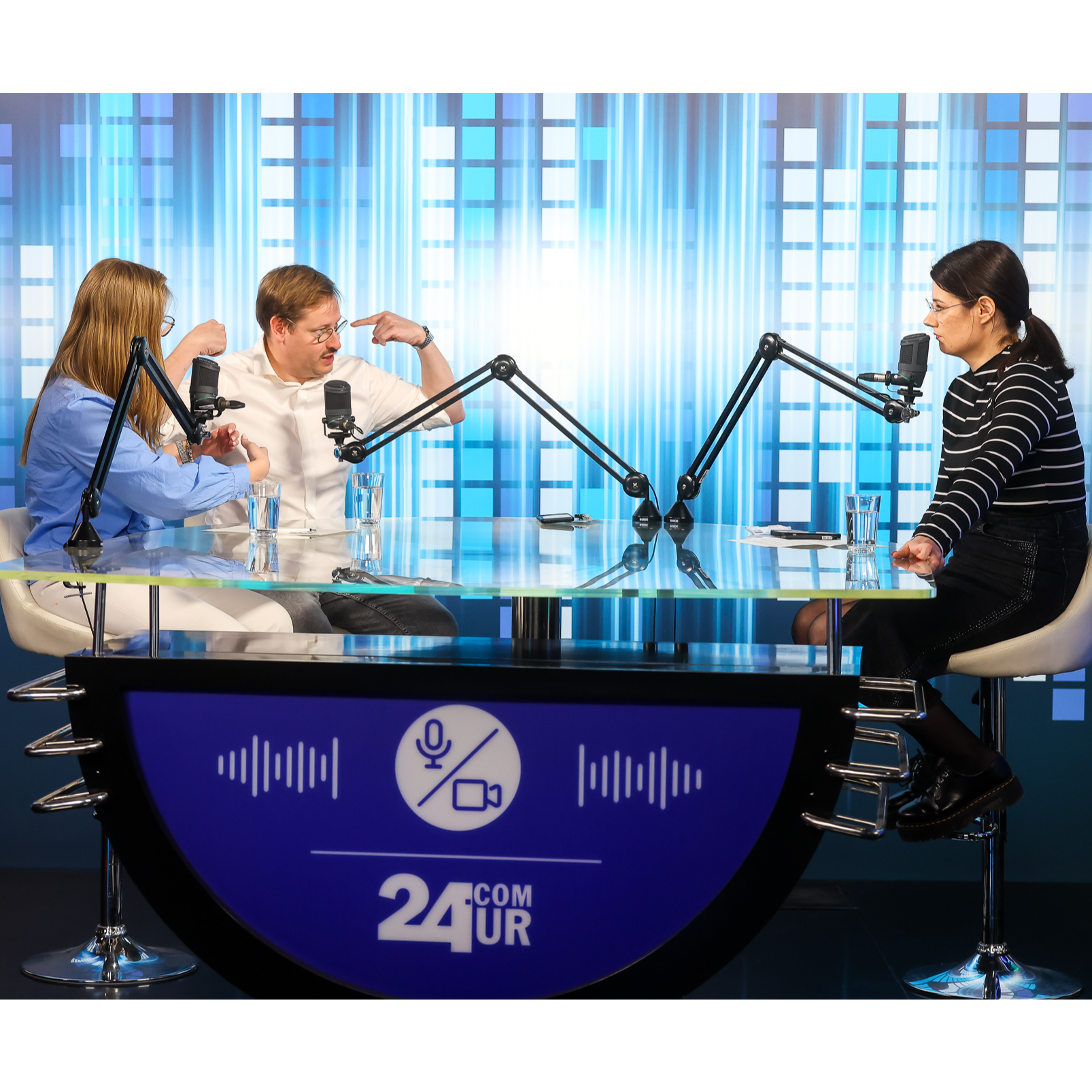 Analiza duela Janša-Golob: Kdo je bil napadalec in kdo vratar? - z Žano Vertačnik