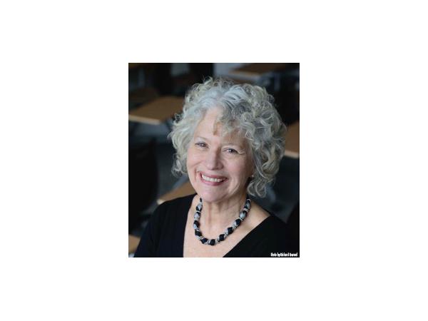 Quintessential Listening: Poetry - Lynne Viti episode artwork